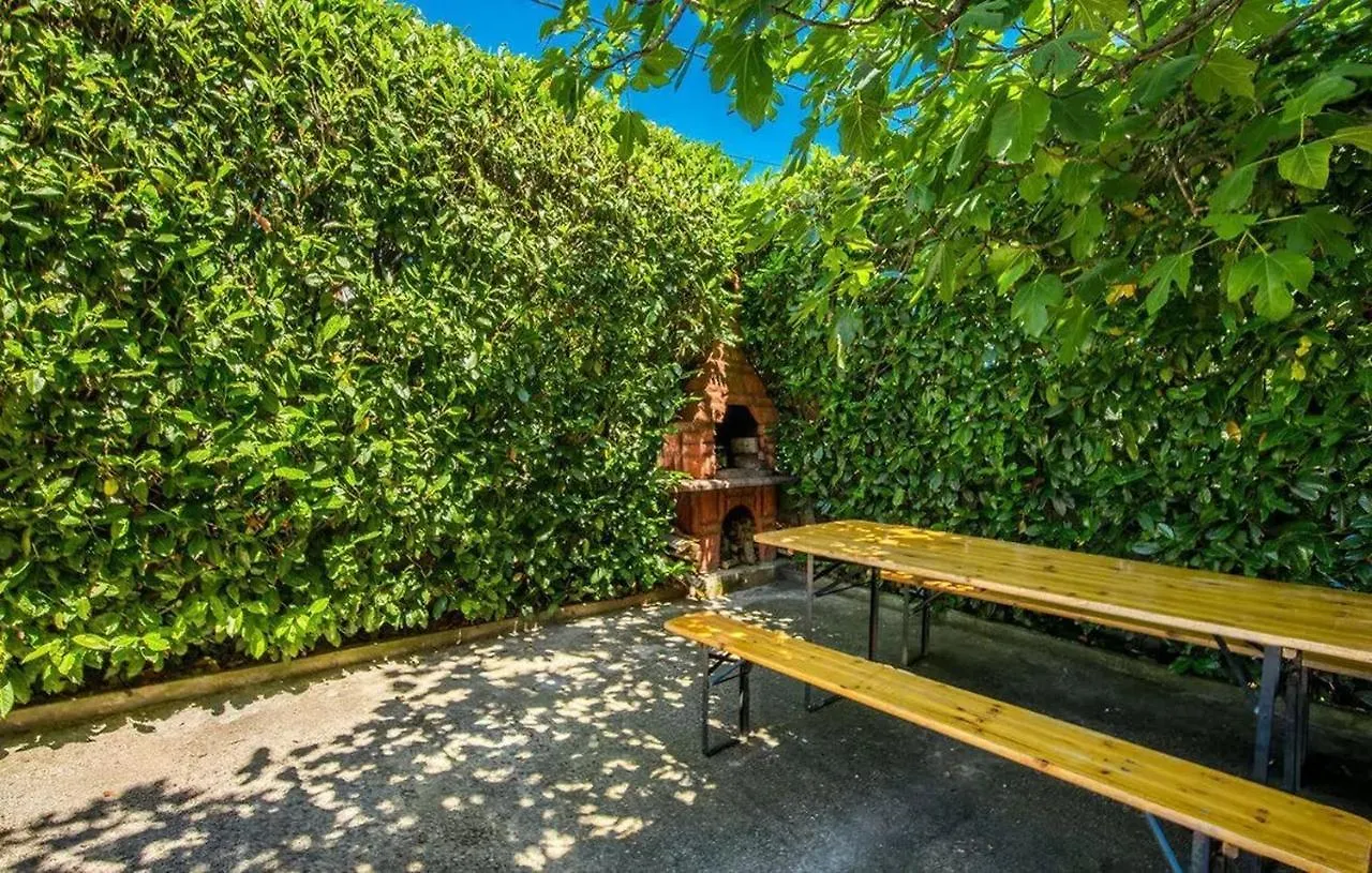 Apartments Baburic Pinezici  0*, Pinezici (Krk) Croatia