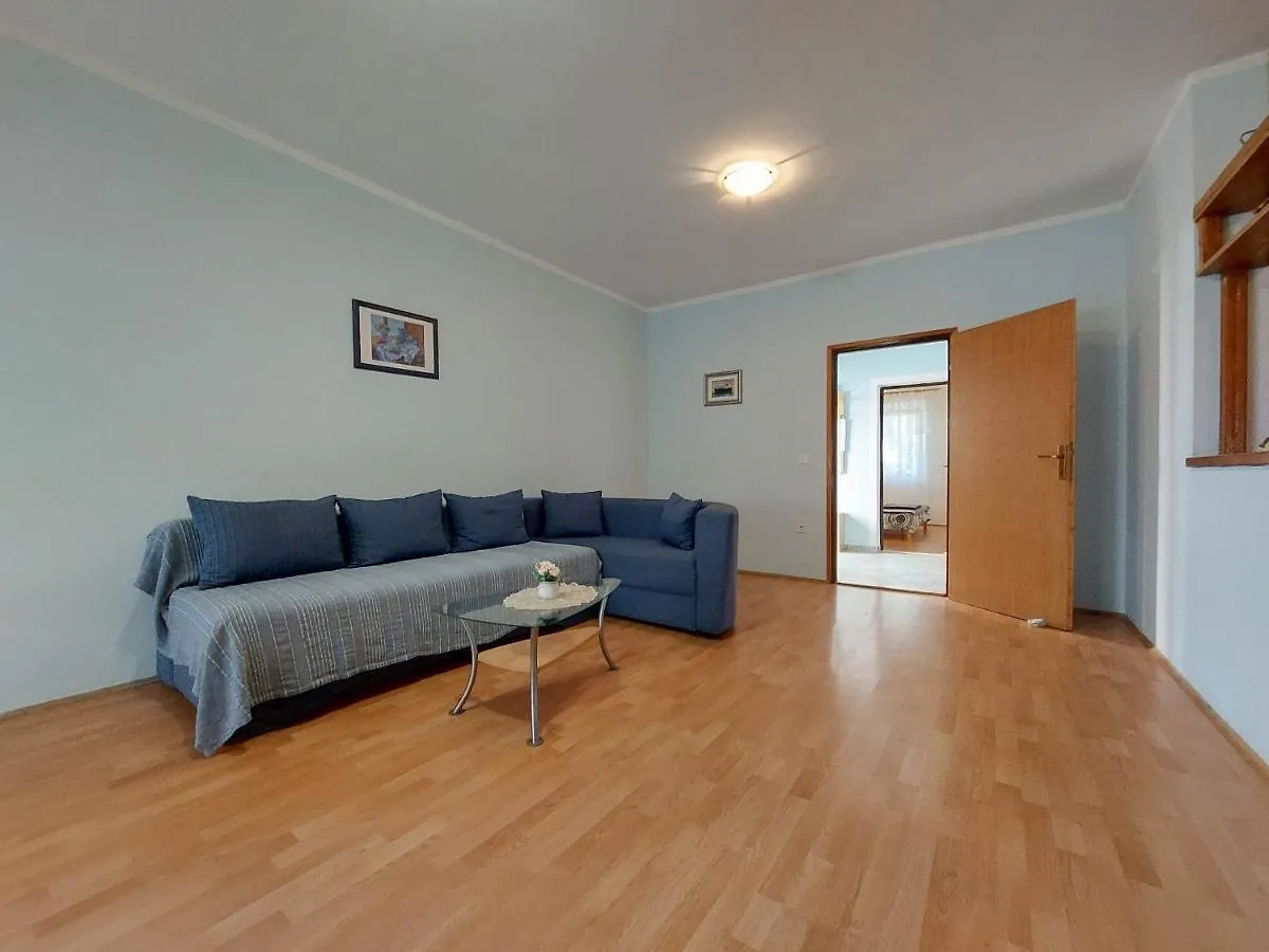 Apartments Baburic Pinezici  Pinezici (Krk)