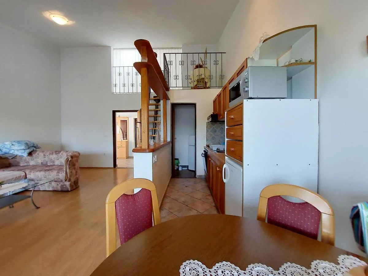 Apartments Baburic Pinezici  0*, Pinezici (Krk)