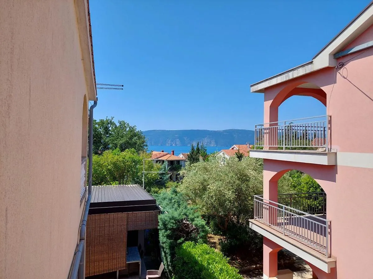 Apartments Baburic Pinezici  0*, Pinezici (Krk) Croatia