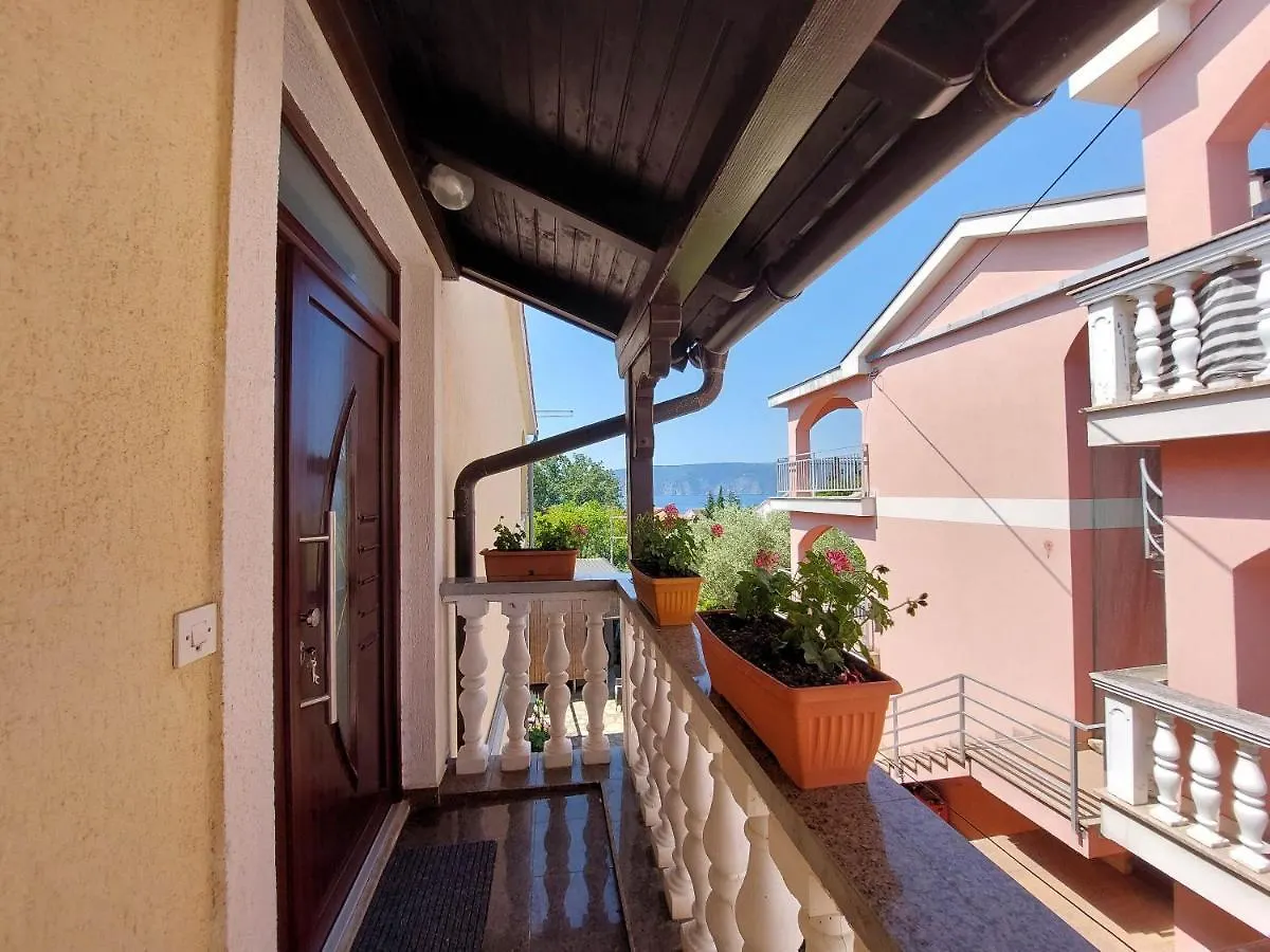Apartments Baburic Pinezici  0*, Pinezici (Krk)